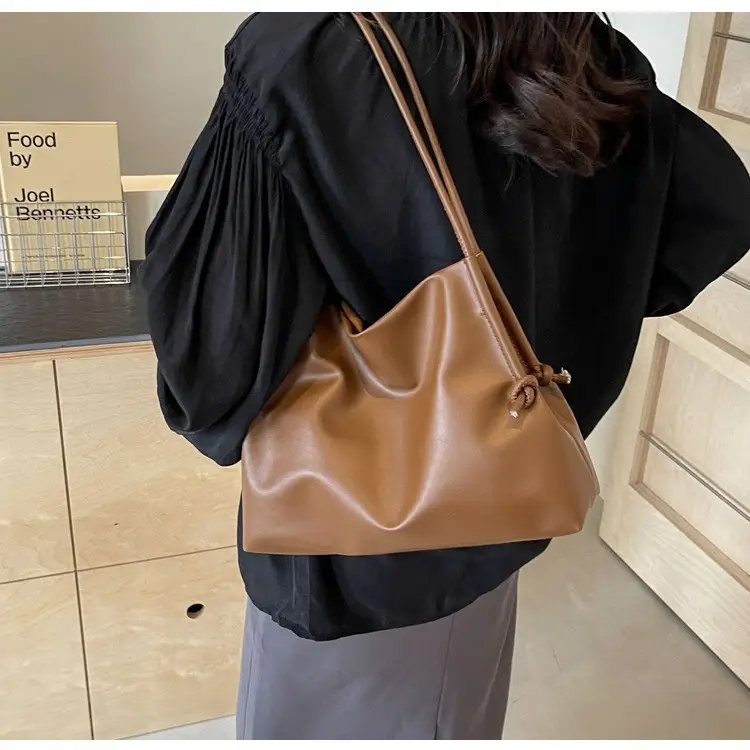 Black Leather Shoulder Bag for Women 2025 New — feature 9