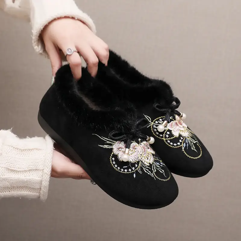Old Beijing Cloth Shoes, Cotton Shoes, Embroidered Bags, Middle-Aged and Elderly Furry Shoes, Warm Ethnic Style, Comfortable Soft-Soled Mother's Cotton Shoes - Image 5