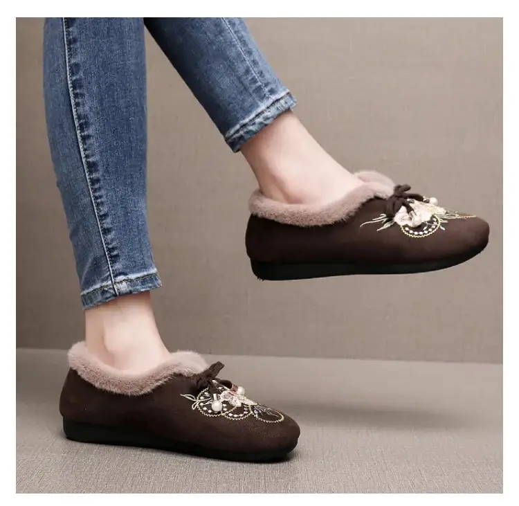 Old Beijing Cloth Shoes, Cotton Shoes, Embroidered Bags, Middle-Aged and Elderly Furry Shoes, Warm Ethnic Style, Comfortable Soft-Soled Mother's Cotton Shoes — feature 14