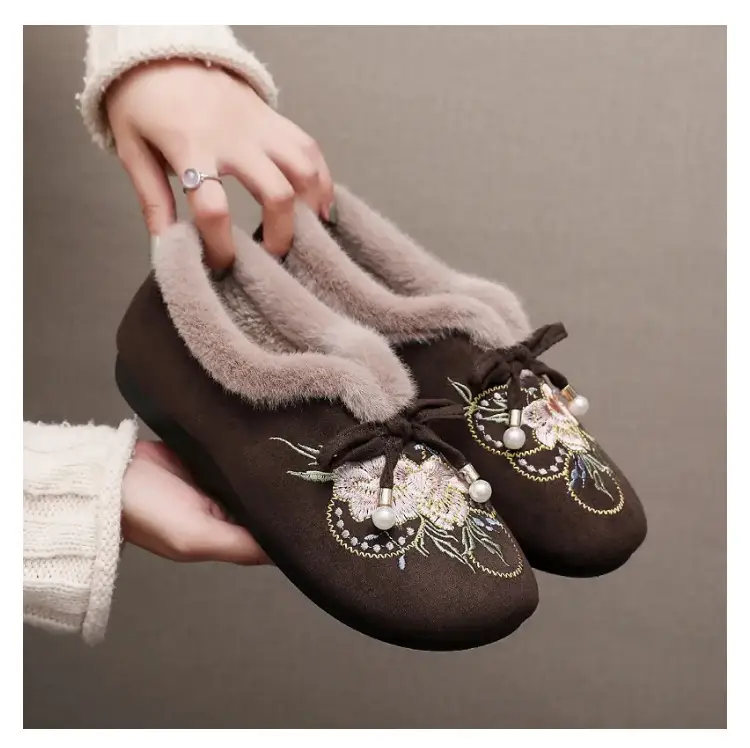 Old Beijing Cloth Shoes, Cotton Shoes, Embroidered Bags, Middle-Aged and Elderly Furry Shoes, Warm Ethnic Style, Comfortable Soft-Soled Mother's Cotton Shoes — feature 15