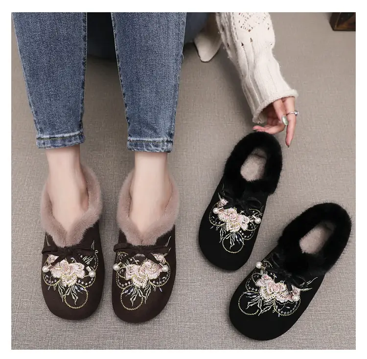 Old Beijing Cloth Shoes, Cotton Shoes, Embroidered Bags, Middle-Aged and Elderly Furry Shoes, Warm Ethnic Style, Comfortable Soft-Soled Mother's Cotton Shoes — feature 5