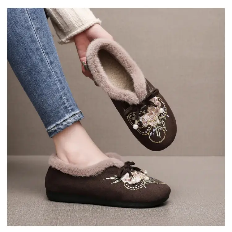 Old Beijing Cloth Shoes, Cotton Shoes, Embroidered Bags, Middle-Aged and Elderly Furry Shoes, Warm Ethnic Style, Comfortable Soft-Soled Mother's Cotton Shoes — feature 9