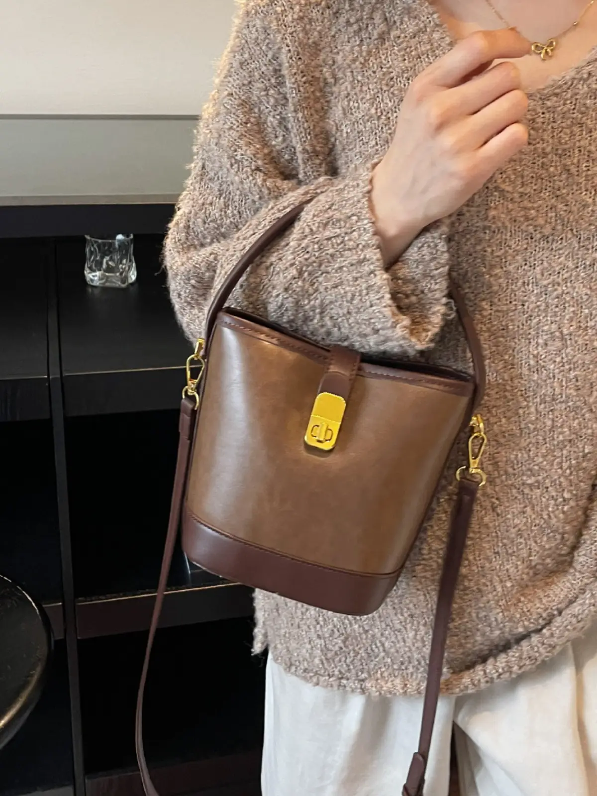 Women's Crossbody Bag Cream Brown Leather Design