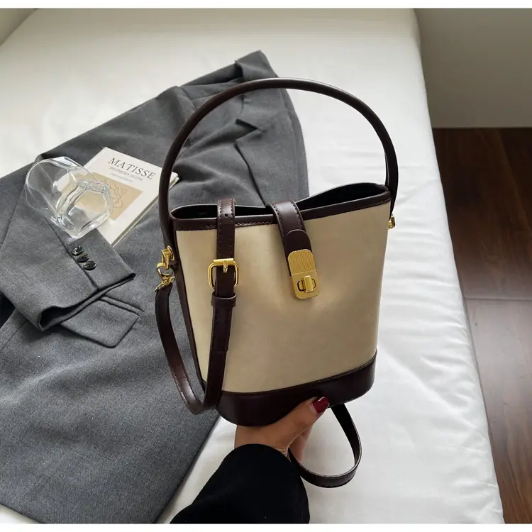 Women's Crossbody Bag Cream Brown Leather Design — feature 19
