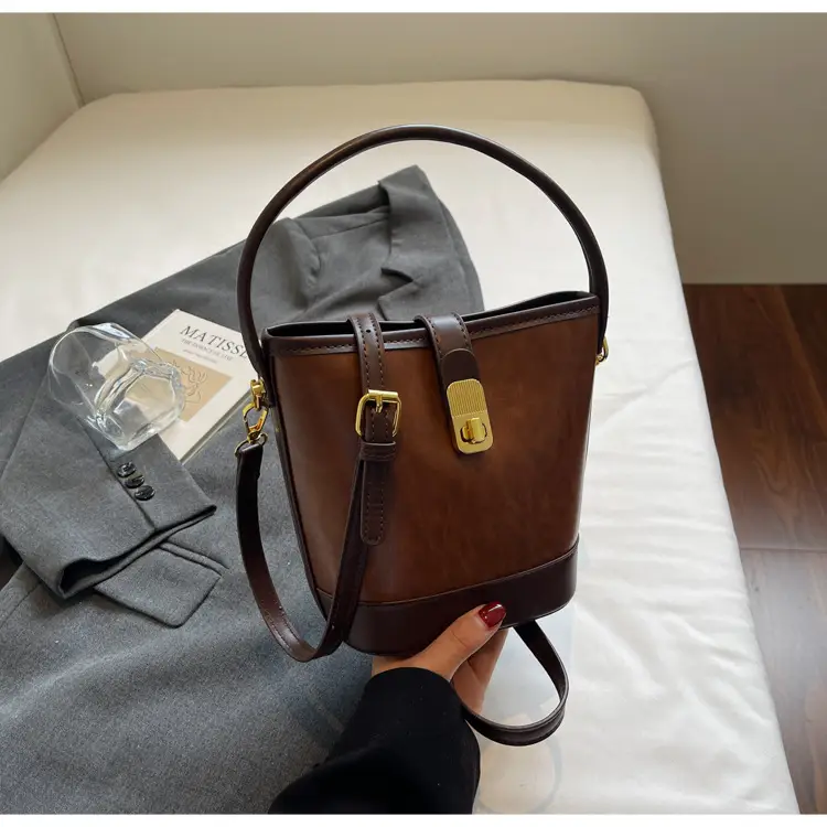 Women's Crossbody Bag Cream Brown Leather Design — feature 21