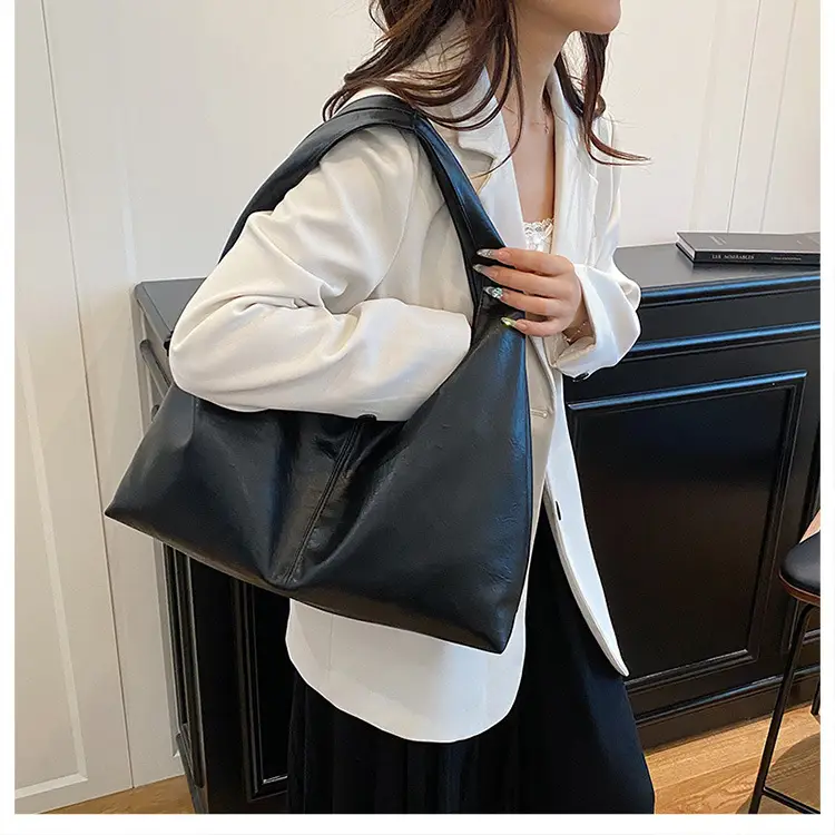 Brown Leather Shoulder Bag Large Capacity Women Autumn 2025 — feature 12