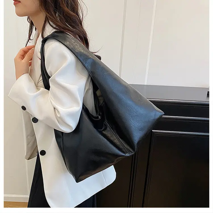 Brown Leather Shoulder Bag Large Capacity Women Autumn 2025 — feature 14
