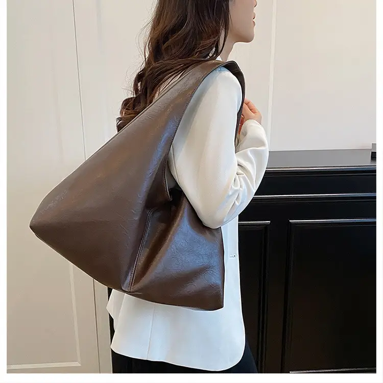 Brown Leather Shoulder Bag Large Capacity Women Autumn 2025 — feature 17
