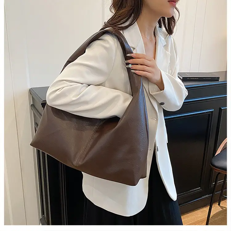 Brown Leather Shoulder Bag Large Capacity Women Autumn 2025 — feature 18