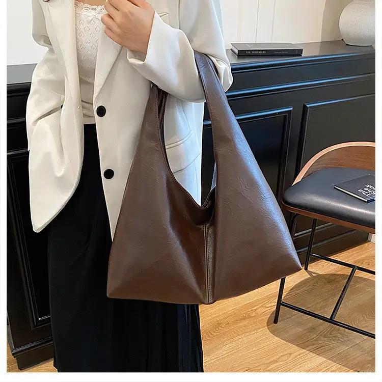 Brown Leather Shoulder Bag Large Capacity Women Autumn 2025 — feature 19