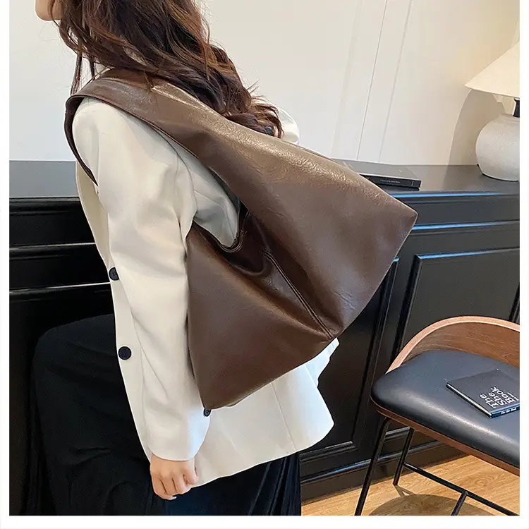 Brown Leather Shoulder Bag Large Capacity Women Autumn 2025 — feature 21