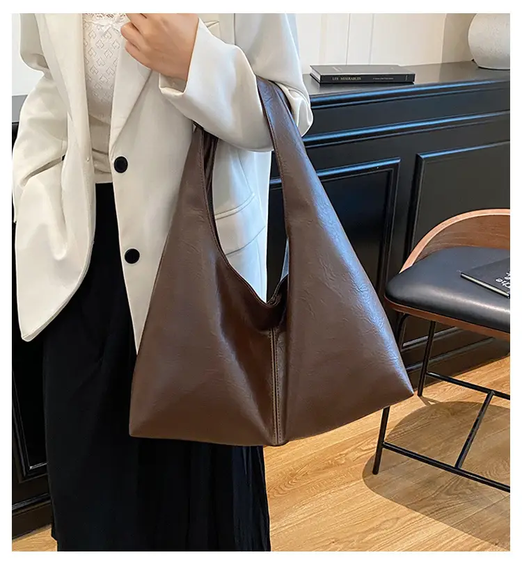 Brown Leather Shoulder Bag Large Capacity Women Autumn 2025 — feature 3