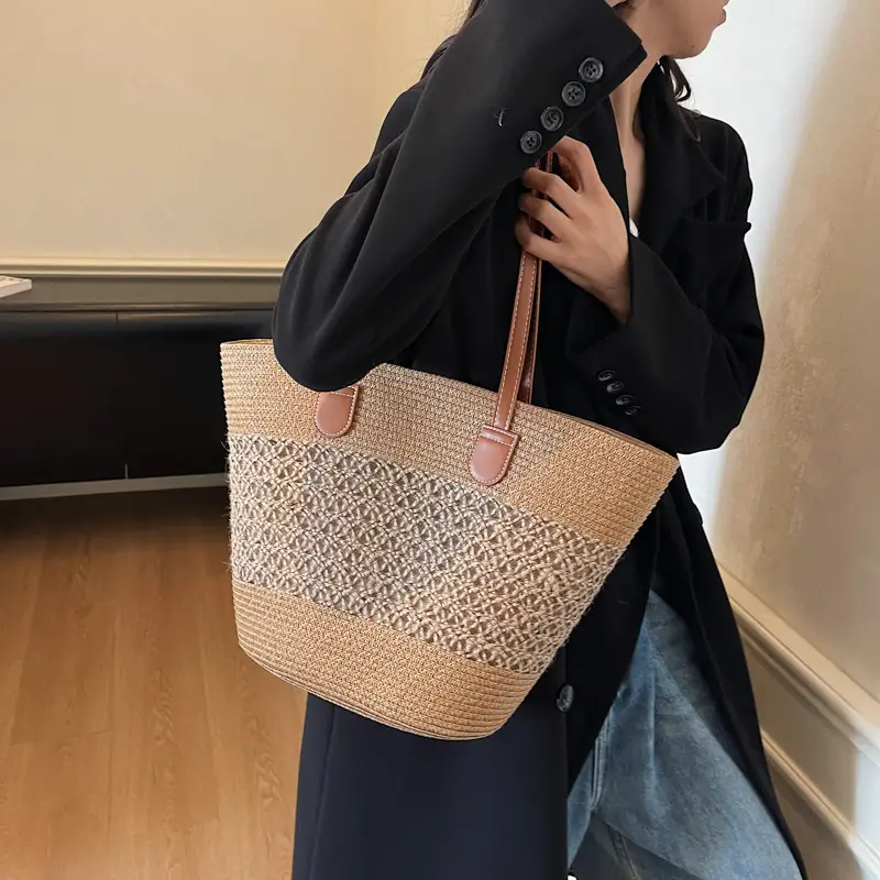 Large Capacity Straw Woven Women's Bag with Leather Handles - Image 5