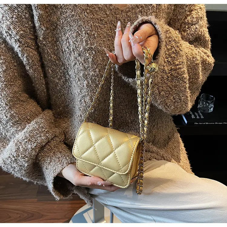 Women Quilted Gold Chain Crossbody Bag — feature 17