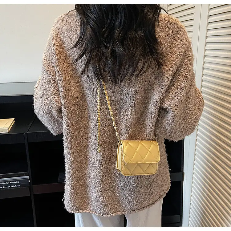 Women Quilted Gold Chain Crossbody Bag — feature 18