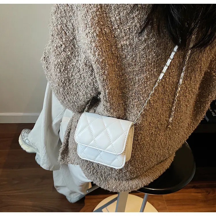 Women Quilted Gold Chain Crossbody Bag — feature 21