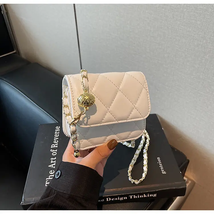 Women Quilted Gold Chain Crossbody Bag — feature 25