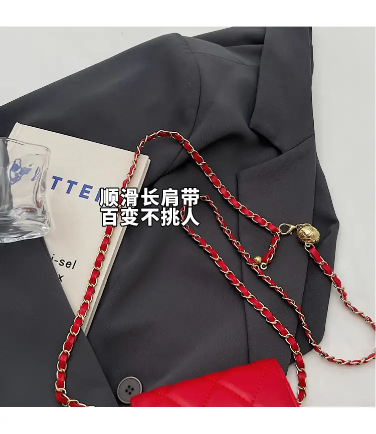 Women Quilted Gold Chain Crossbody Bag — feature 3