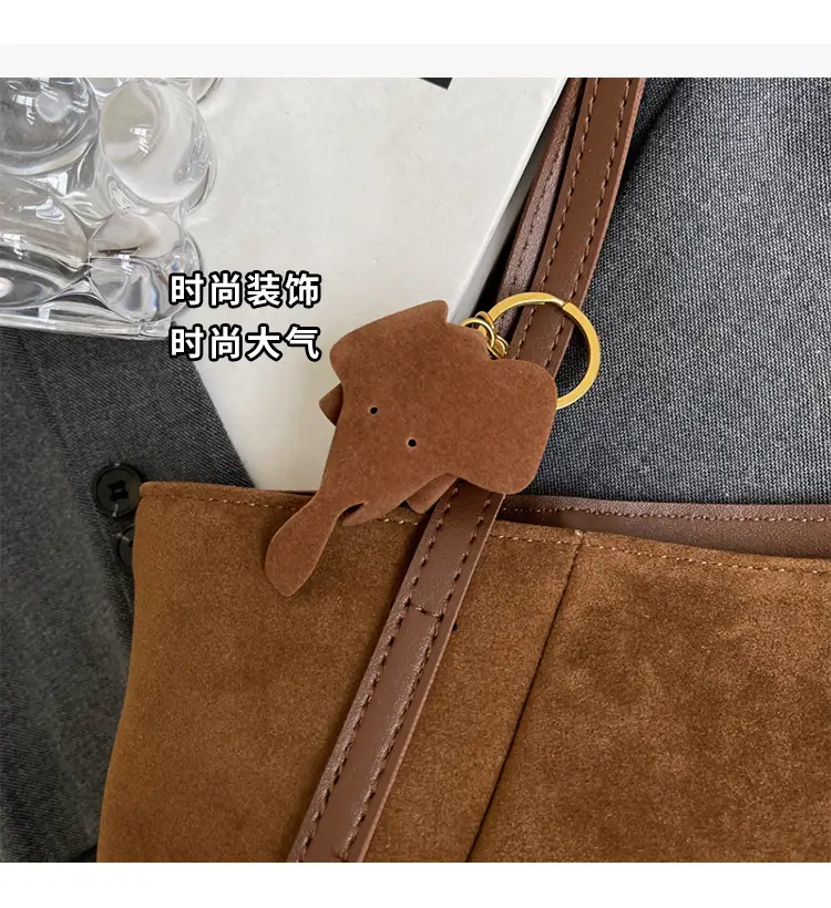Women's Large Capacity Shoulder Bag Tan Leather 2025 — feature 3