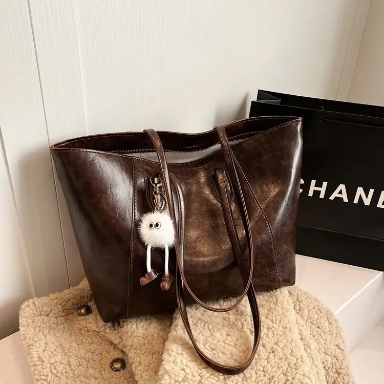 Women Large Capacity Shoulder Bag Brown Leather 2025