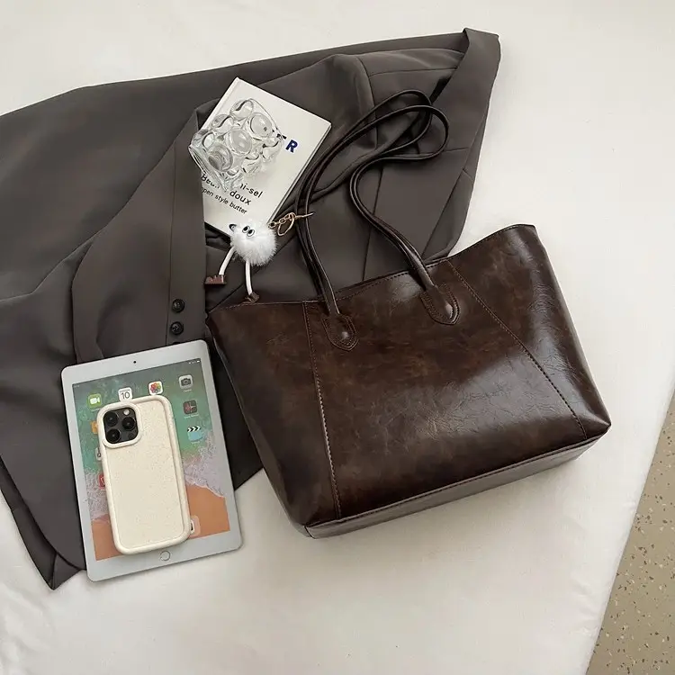 Women Large Capacity Shoulder Bag Brown Leather 2025