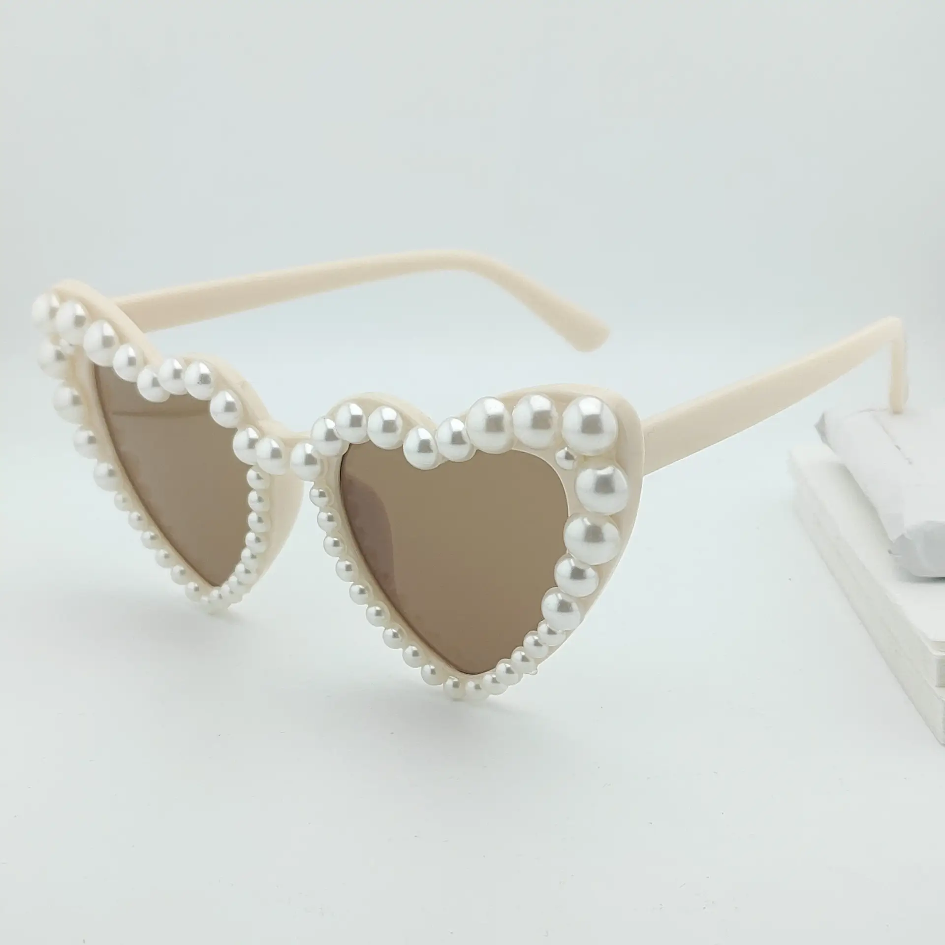 Women Heart Pearl Sunglasses Summer Glasses - Image 5