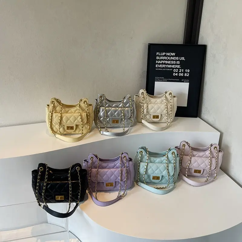 White Rhombus Chain Shoulder Bag for Women - Image 11