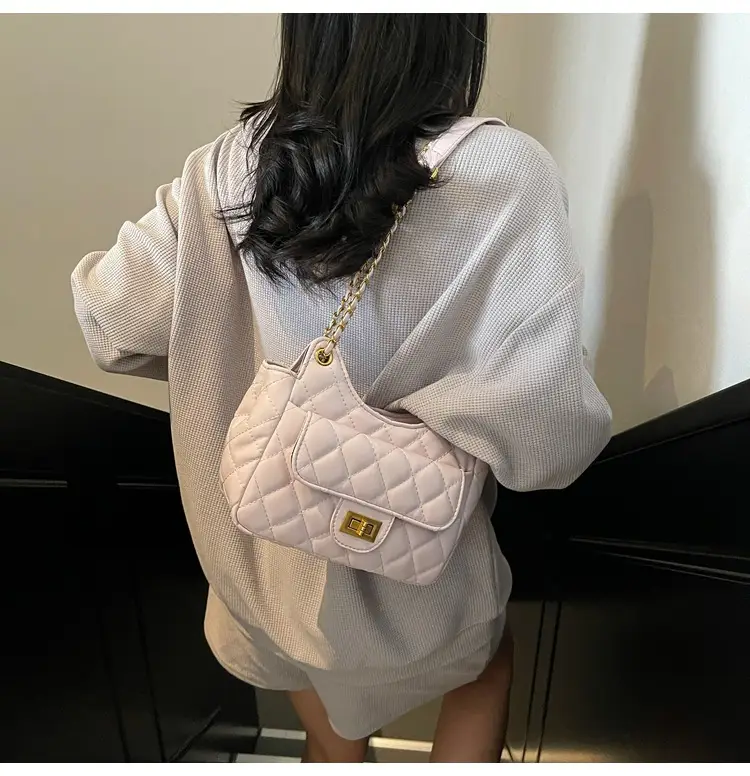 White Rhombus Chain Shoulder Bag for Women — feature 19