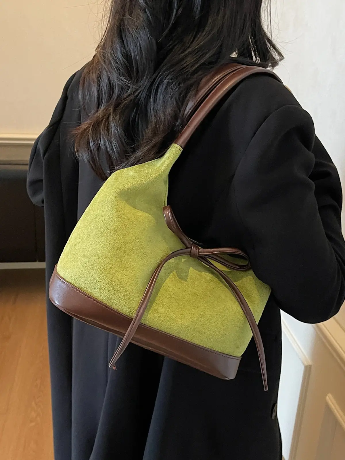 Large Capacity Women's Tote Bag with Bow - Image 10