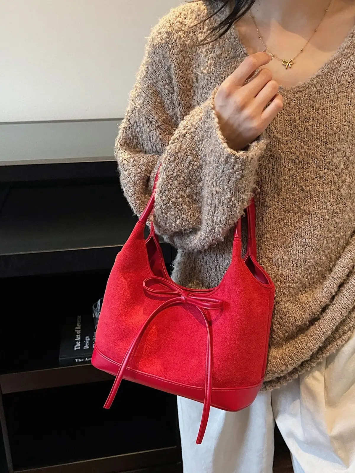Large Capacity Women's Tote Bag with Bow - Image 11