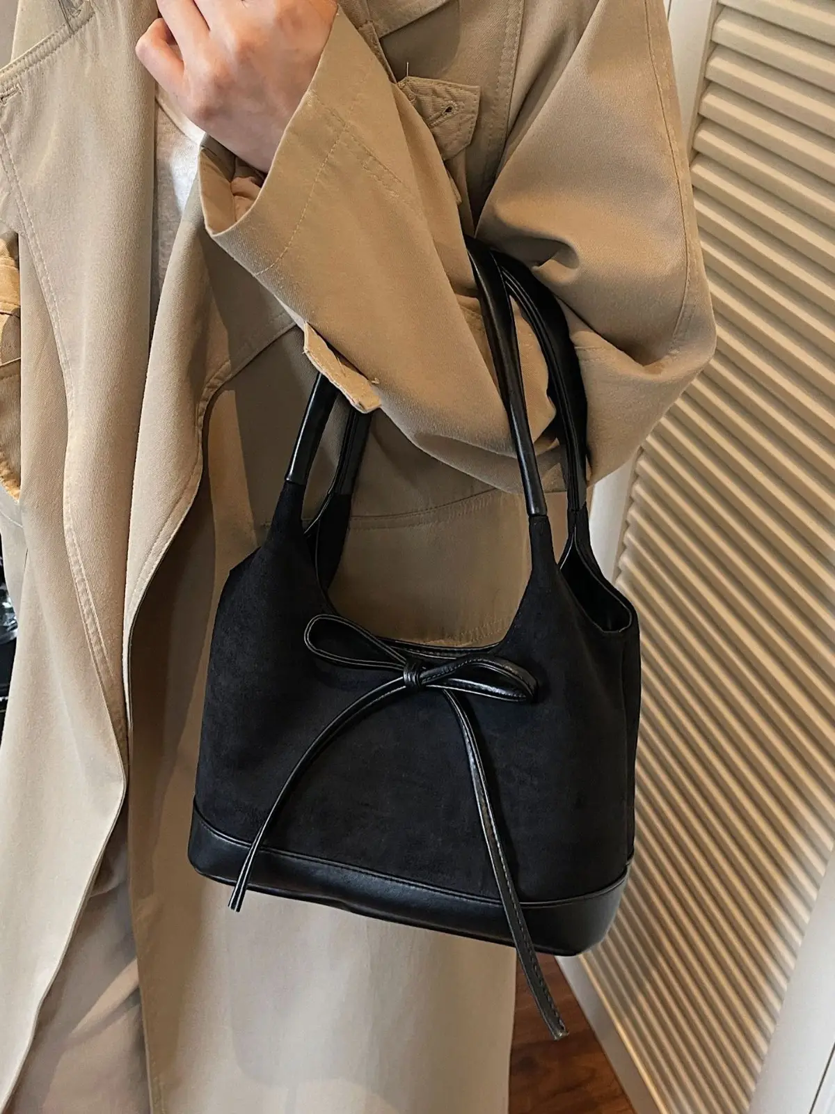 Large Capacity Women's Tote Bag with Bow - Image 12
