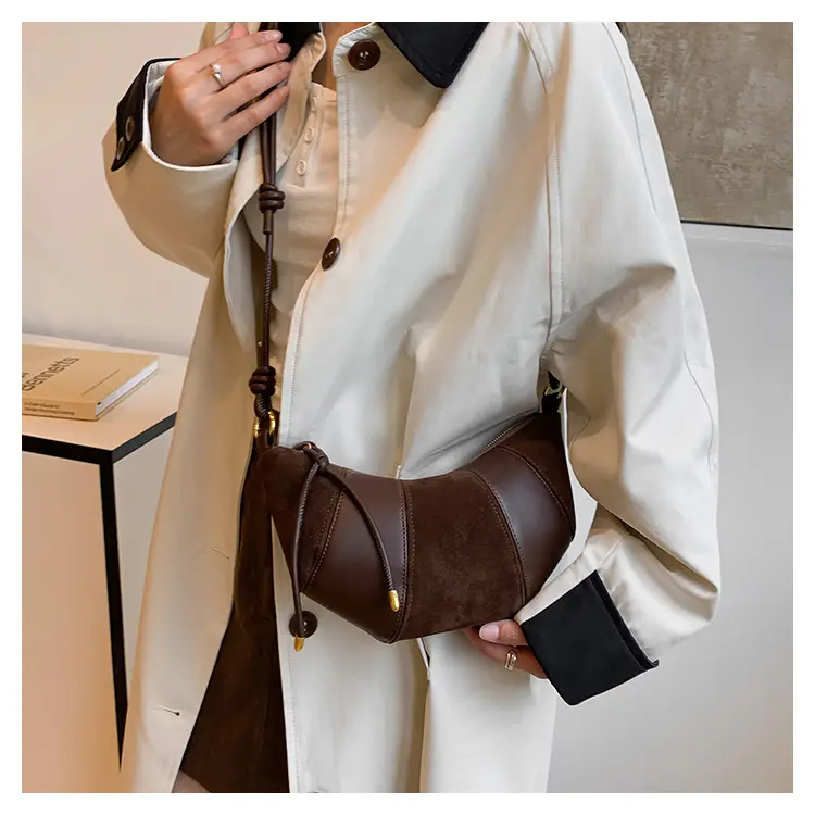 Women's Retro Brown Croc Shoulder Bag 2025 — feature 11