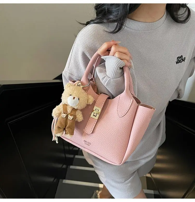 Women's Beige Leather Shoulder Crossbody Bag 2026 — feature 25