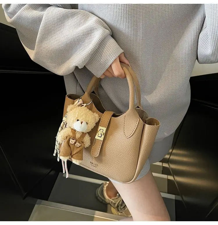 Women's Beige Leather Shoulder Crossbody Bag 2026 — feature 26