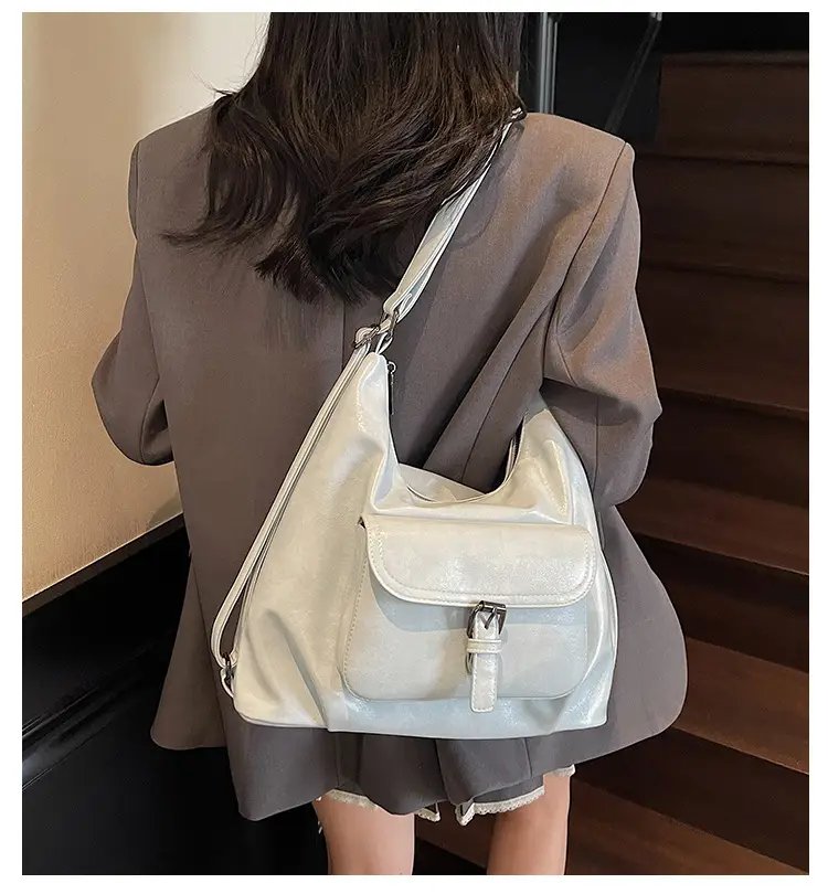 Women's Silver Retro Shoulder Bag 2025 New — feature 1