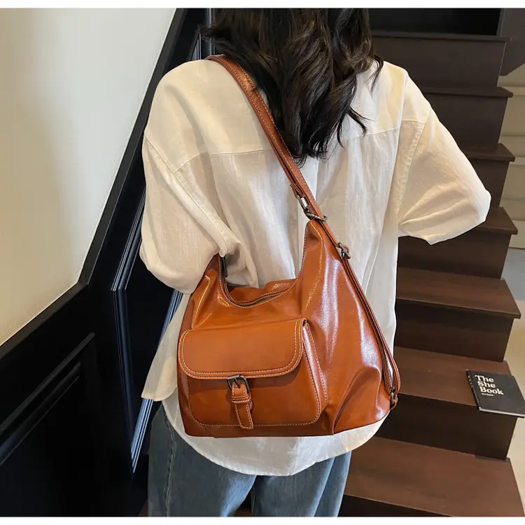 Women's Silver Retro Shoulder Bag 2025 New — feature 40
