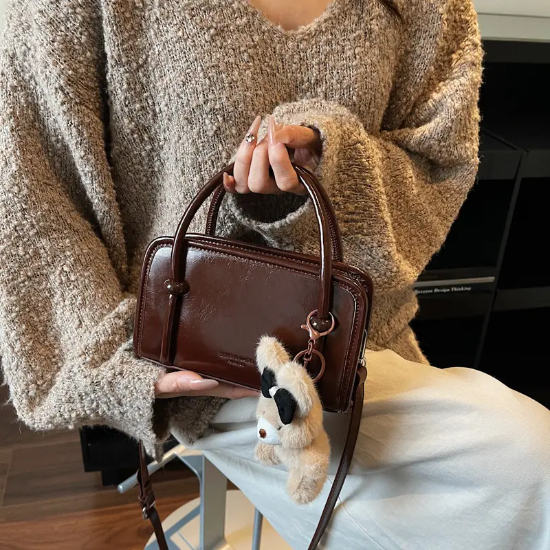 Retro Crossbody Bag Brown Leather Miu Series 2025 - Image 12