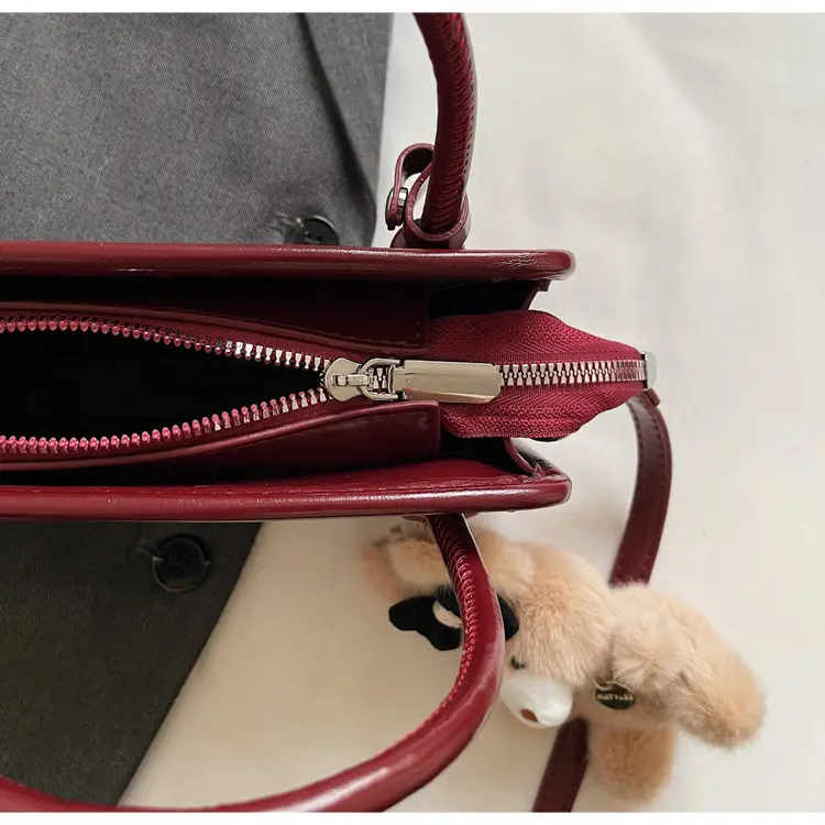 Retro Crossbody Bag Brown Leather Miu Series 2025 — feature 17