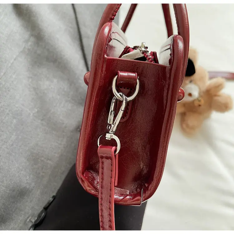 Retro Crossbody Bag Brown Leather Miu Series 2025 — feature 19