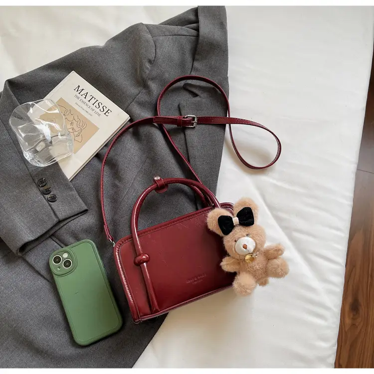 Retro Crossbody Bag Brown Leather Miu Series 2025 — feature 27