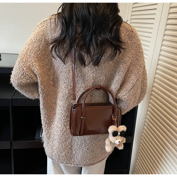 Retro Crossbody Bag Brown Leather Miu Series 2025 — feature 28