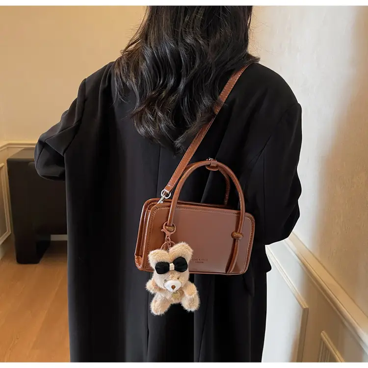 Retro Crossbody Bag Brown Leather Miu Series 2025 — feature 34