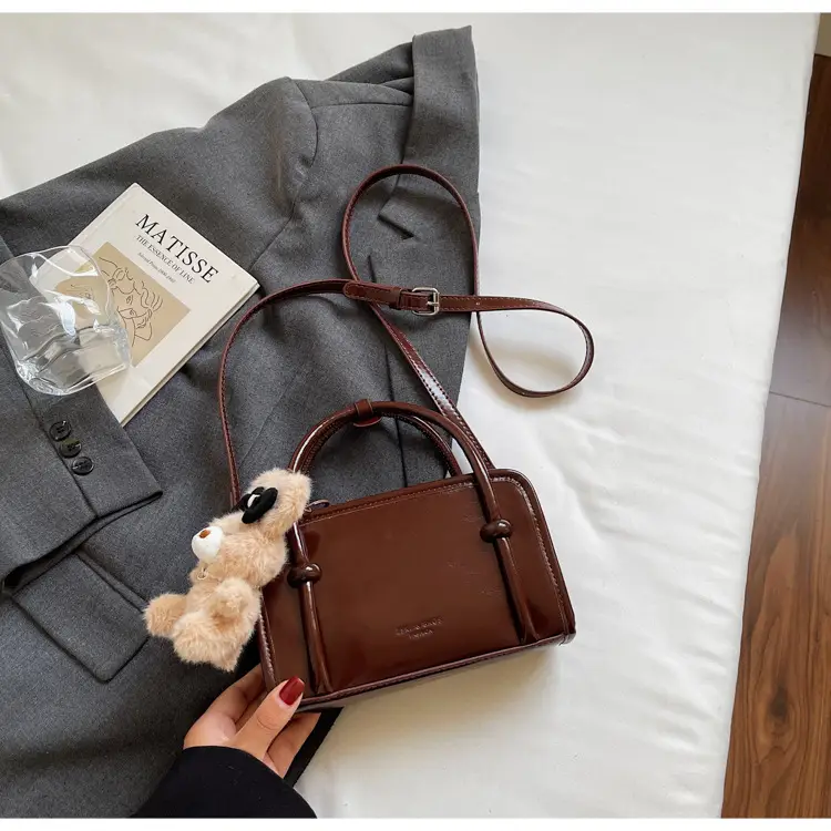 Retro Crossbody Bag Brown Leather Miu Series 2025 - Image 10