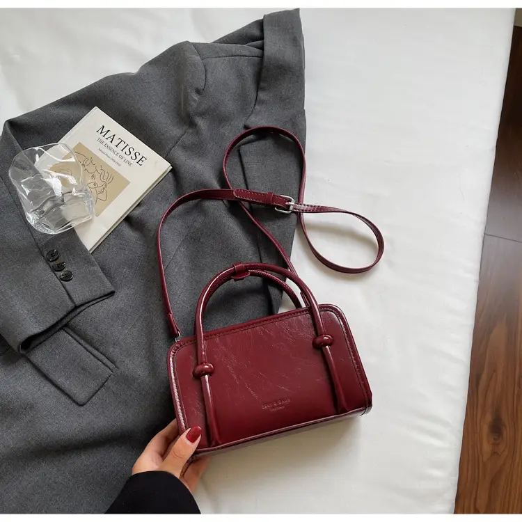Retro Crossbody Bag Brown Leather Miu Series 2025 - Image 4
