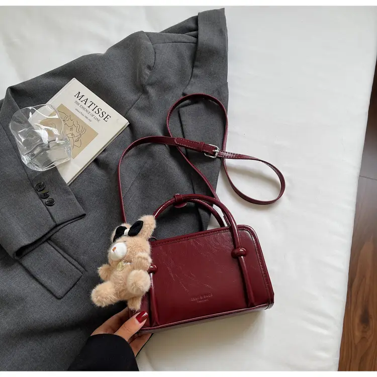Retro Crossbody Bag Brown Leather Miu Series 2025 - Image 9