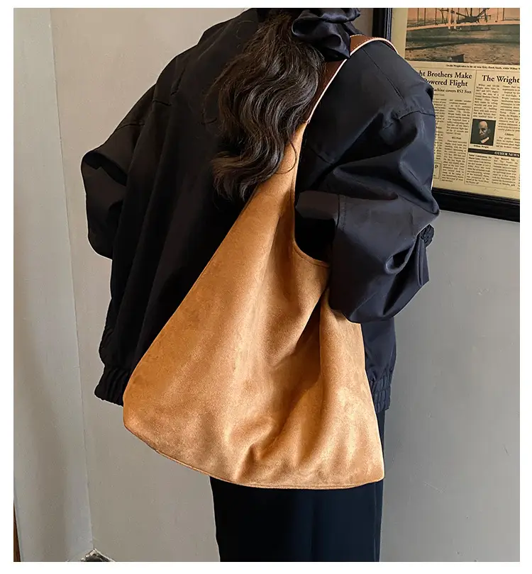 Women Velvet Shoulder Bag Brown Large Capacity — feature 3