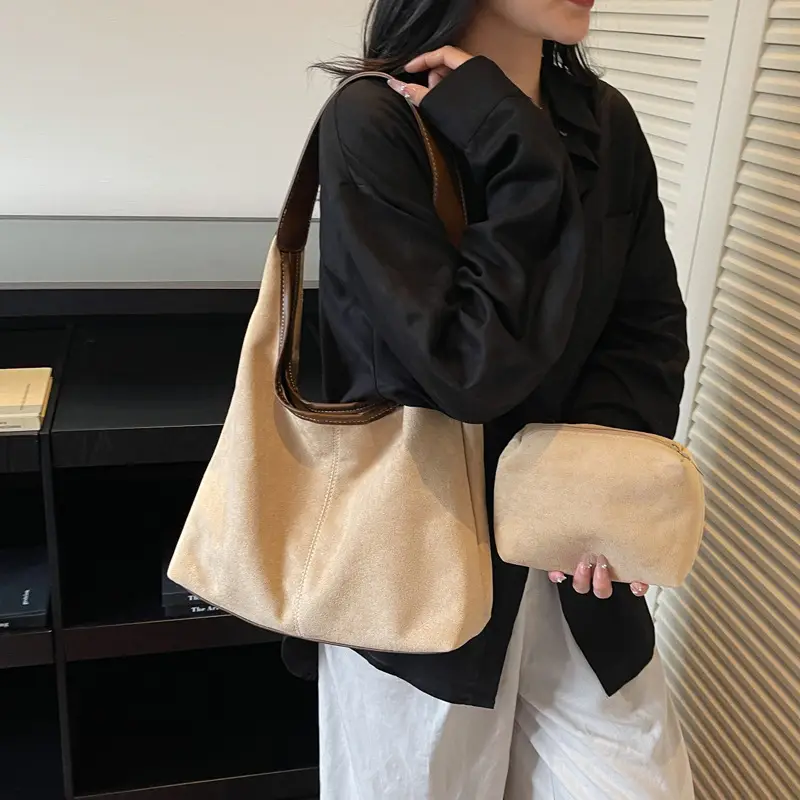 New Soft-Sided Shoulder Bag with Large Capacity & Retro Design - Image 6