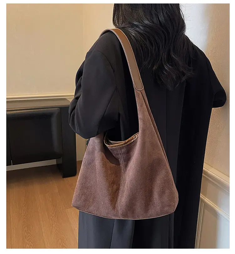 New Soft-Sided Shoulder Bag with Large Capacity & Retro Design — feature 1