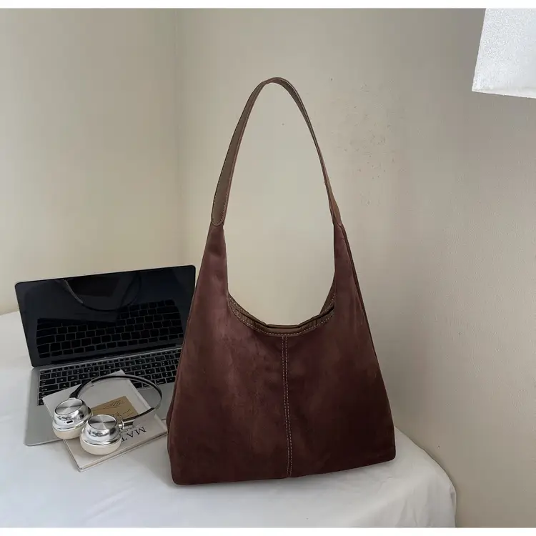 New Soft-Sided Shoulder Bag with Large Capacity & Retro Design — feature 18