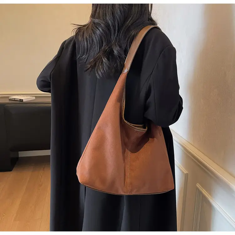 New Soft-Sided Shoulder Bag with Large Capacity & Retro Design — feature 34
